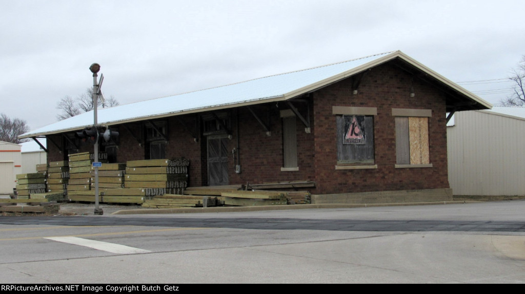 Former IC freighthouse...